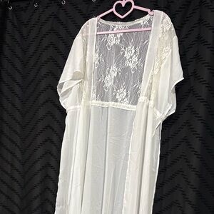 Elegant White Lace Kimono Robe